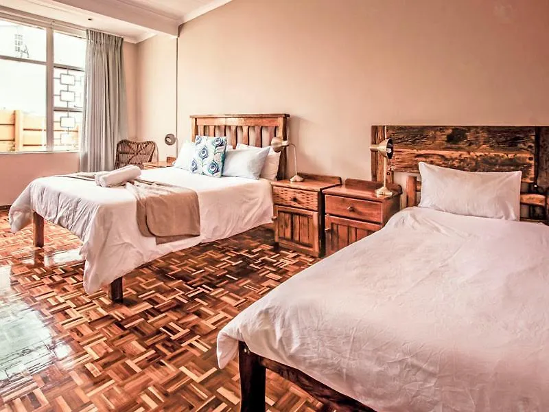 Hostel The Russel Guest House Port Elizabeth